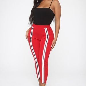 Reflect On The Past Cropped Leggings